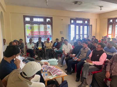 टांडी दुग्ध संग्रहण केंद्र में दुग्ध सहकारी सभाओं के सचिवों के लिए एक दिवसीय सहकारी शिक्षा शिविर आयोजित